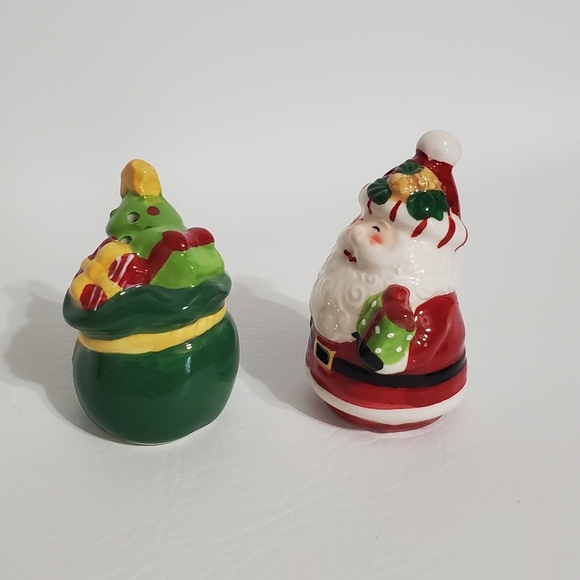 Santa Claus Toy Bag Salt and Pepper Set - Picture 2 of 6